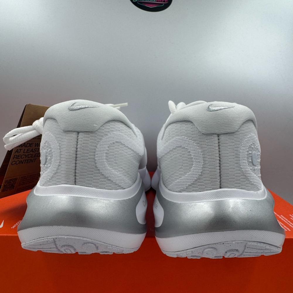 Nike Journey Run White Pure Platinum BRAND NEW Multiple Sizes - Picture 4 of 9